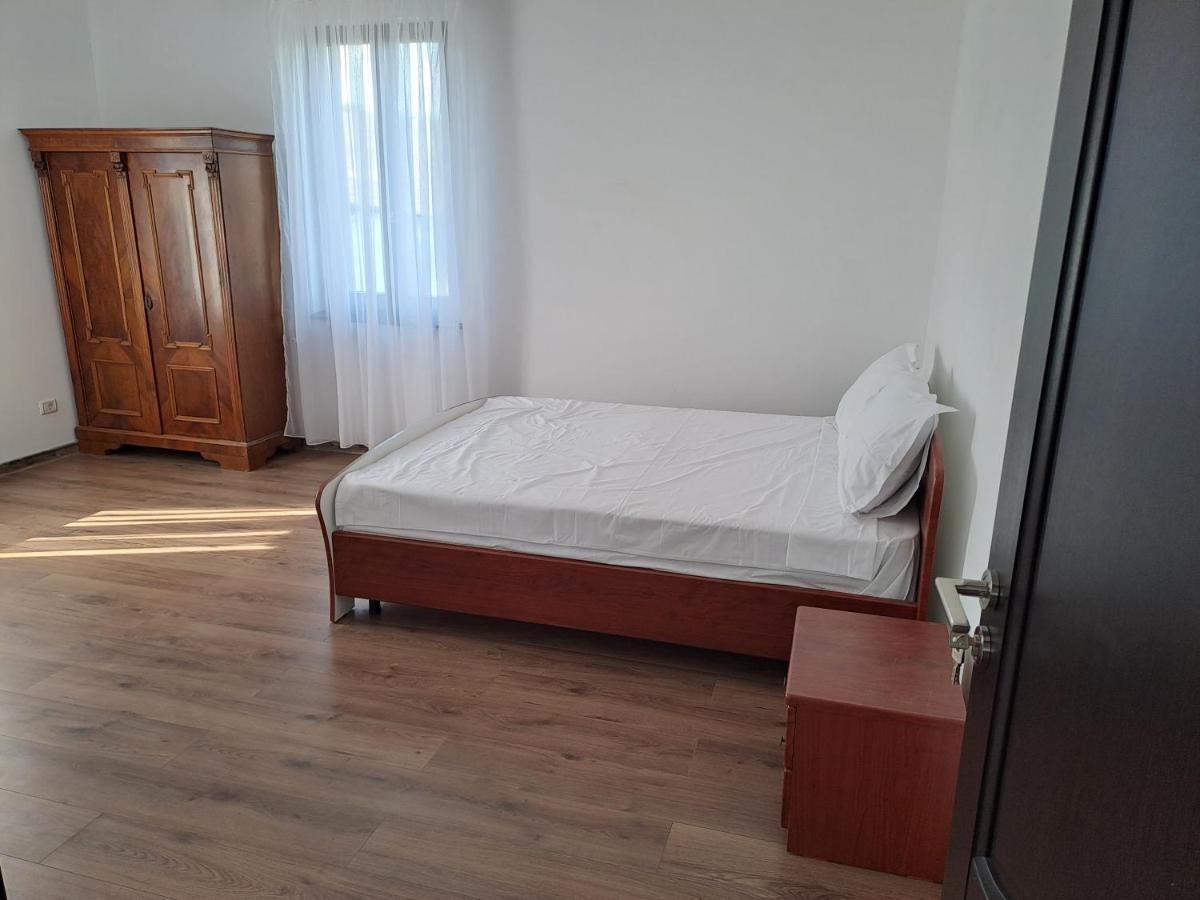 Pensiunea La Conac Bîrlad Kültér fotó